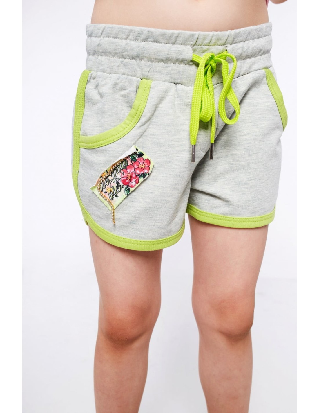 Girls\' shorts with an application, green NDZ0756 - Online store - Boutique